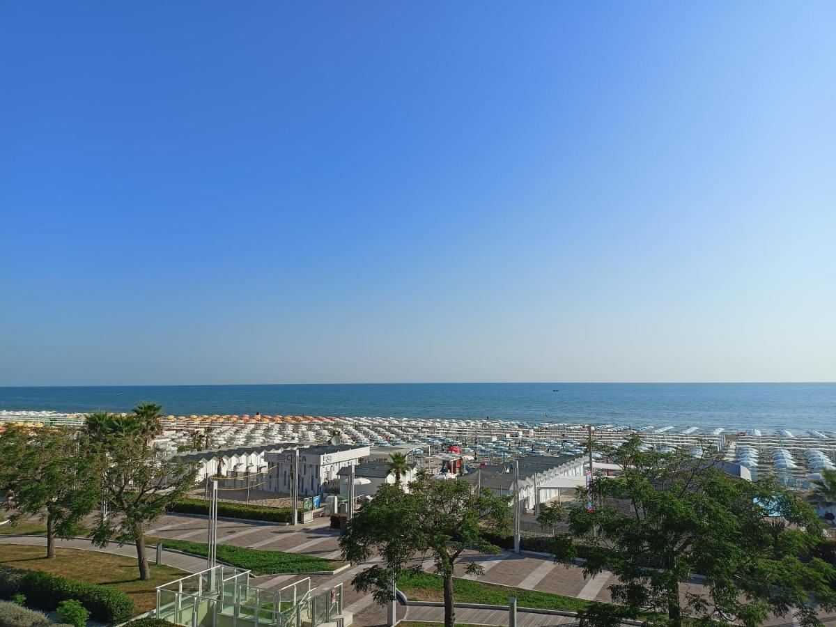 Hotel Ascot Riccione Exterior photo