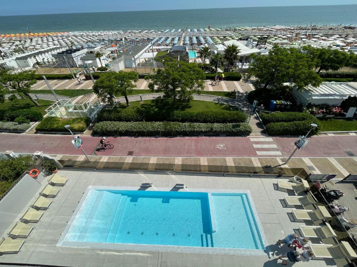 Hotel Ascot Riccione Exterior photo